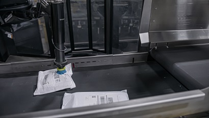 联邦快递已经在8个工厂使用了伯克希尔-格雷公司的机器人产品分类和识别(RPSi)系统，并计划部署更多的系统