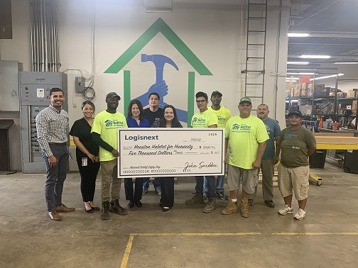 三菱物流美洲公司最近向休斯顿仁人家园捐赠了5000美元，以纪念全国叉车安全日