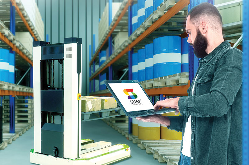 SnapControl software helps orchestrate multiple mobile robots and automation systems around warehouse processes.