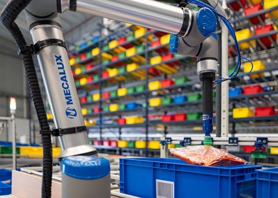 The new robot picking solution was developed at Mecalux’s technology center in Barcelona, Spain.