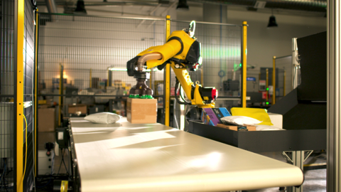 The technical and commercial partnership between the two companies teams FANUC’s proven line of pick-and-place robots with OSARO SightWorks vision software.
