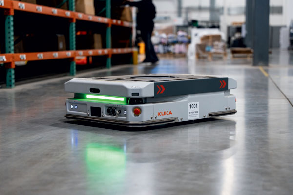 6 mobile robot trends changing warehouse operations Mobile robots are becoming a bigger part of warehouse operations as software, integration, lift truck automation, AI and open standards change how they work on the floor.
