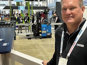 Seegrid CSO David Griffin with a Palion Lift AMR demo ongoing at Tuesday’s booth press conference.