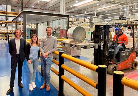 From left to right: Fabio Turco, Sales Manager, Italy at Tosca, Violeta Gómez, Central Packaging Leader at Avery Dennison and Felix Van Ouytsel, Business Development Manager at Tosca.